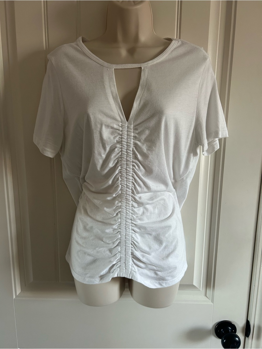 NEW Boston Proper White Short Sleeve Ruched Front Tee Sz M